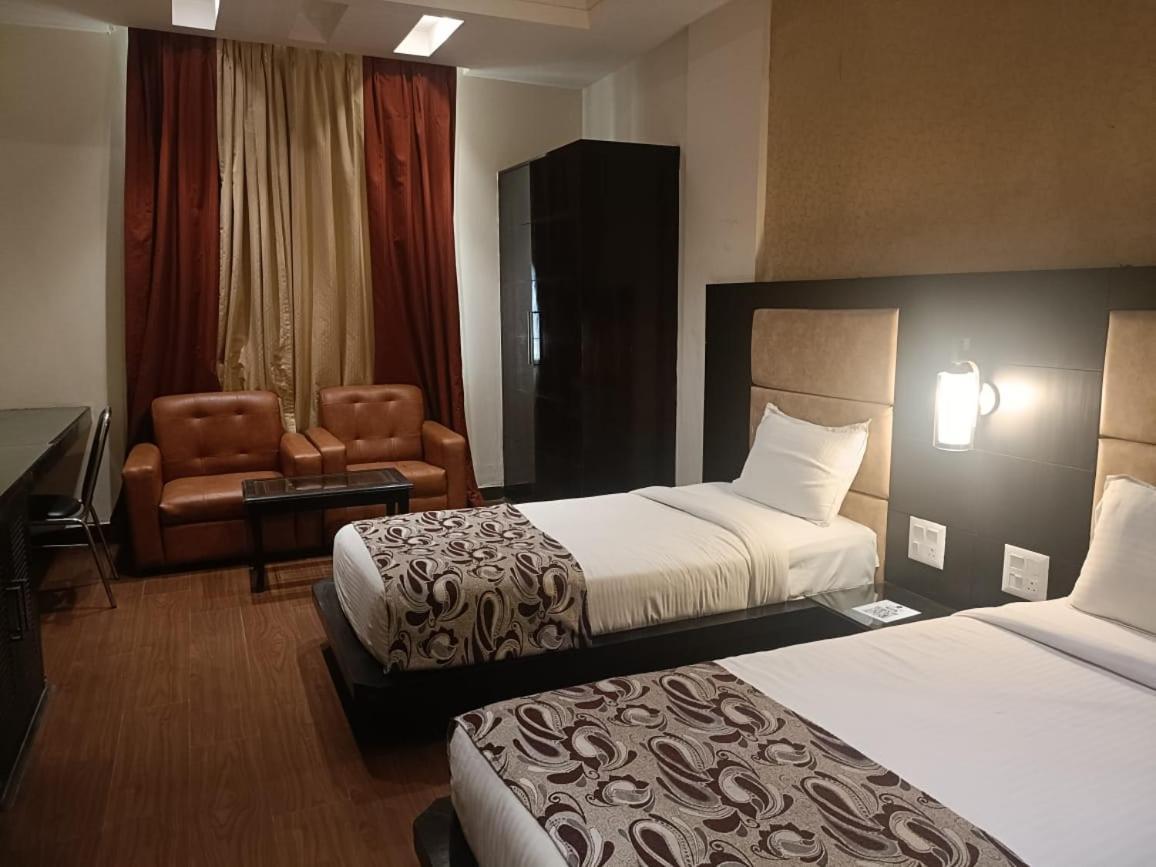 Hotel Anand Castle Kashipur Exteriör bild